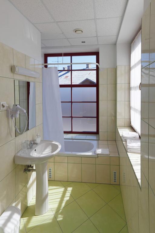 Paernu Jahtklubi Kuelalistemaja Hotel Kültér fotó